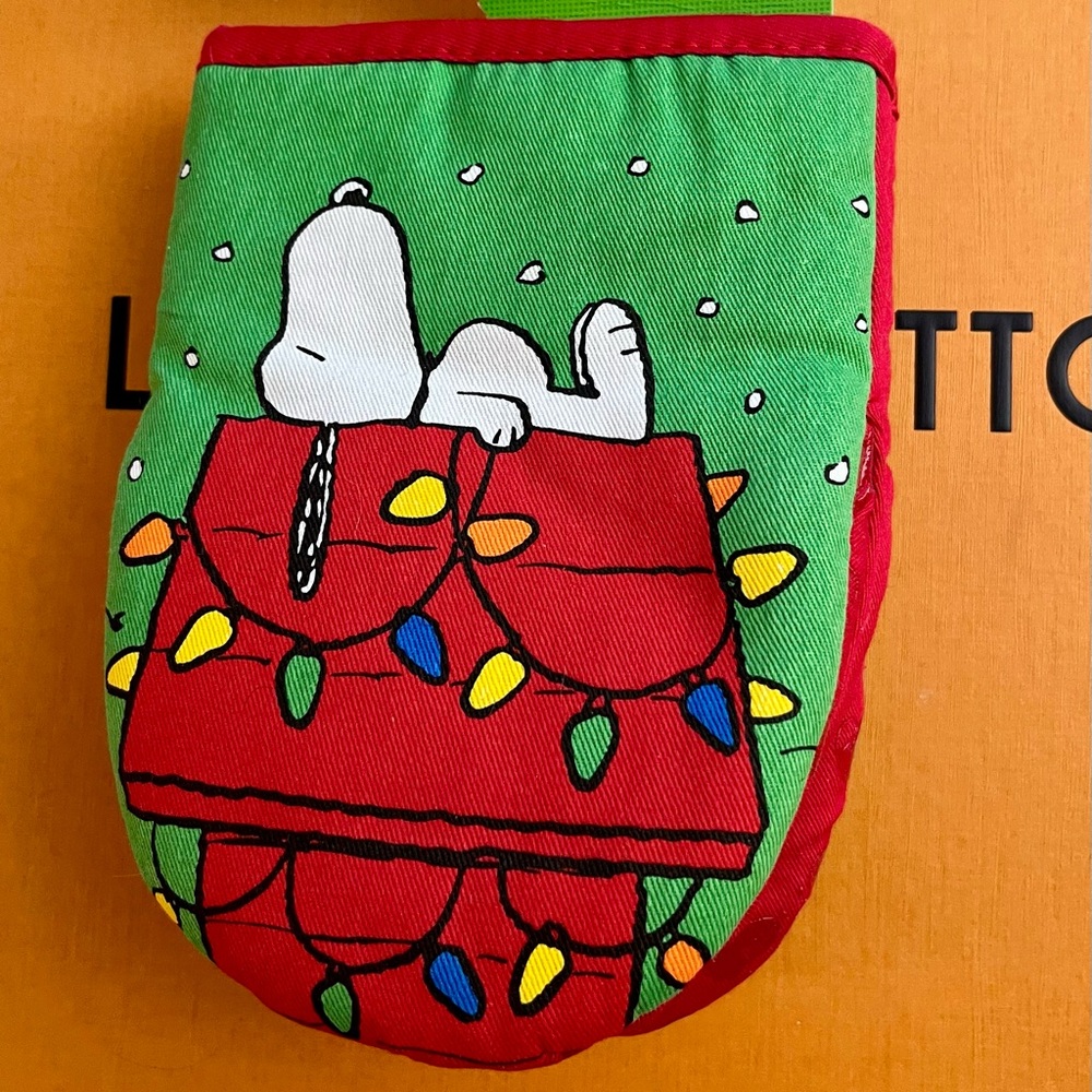 Snoopy mini silicone mints